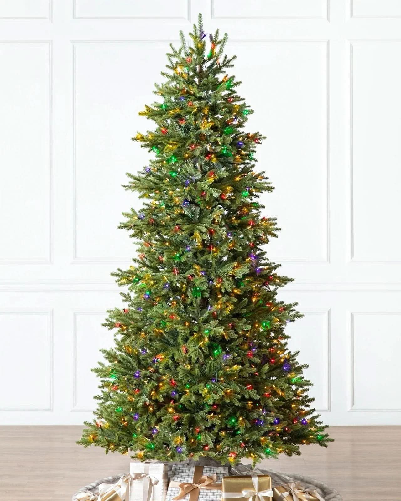 Árvore de Natal Norway Spruce com Galhos Articulados, Suporte Metálico e Micro LEDs Coloridos Embutidos